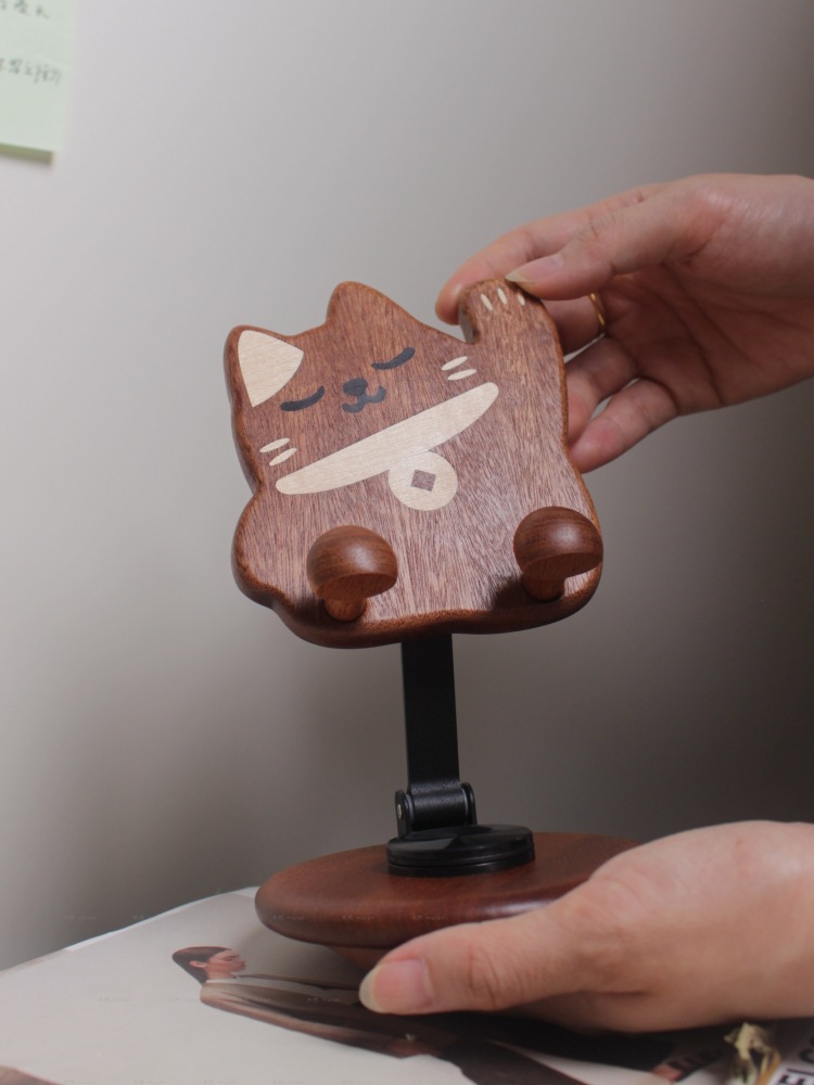 スマホスタンド 木製 招き猫 おしゃれ 卓上スタンド かわいい  スマートフォンスタンド  無垢材 調整可能 ギフト