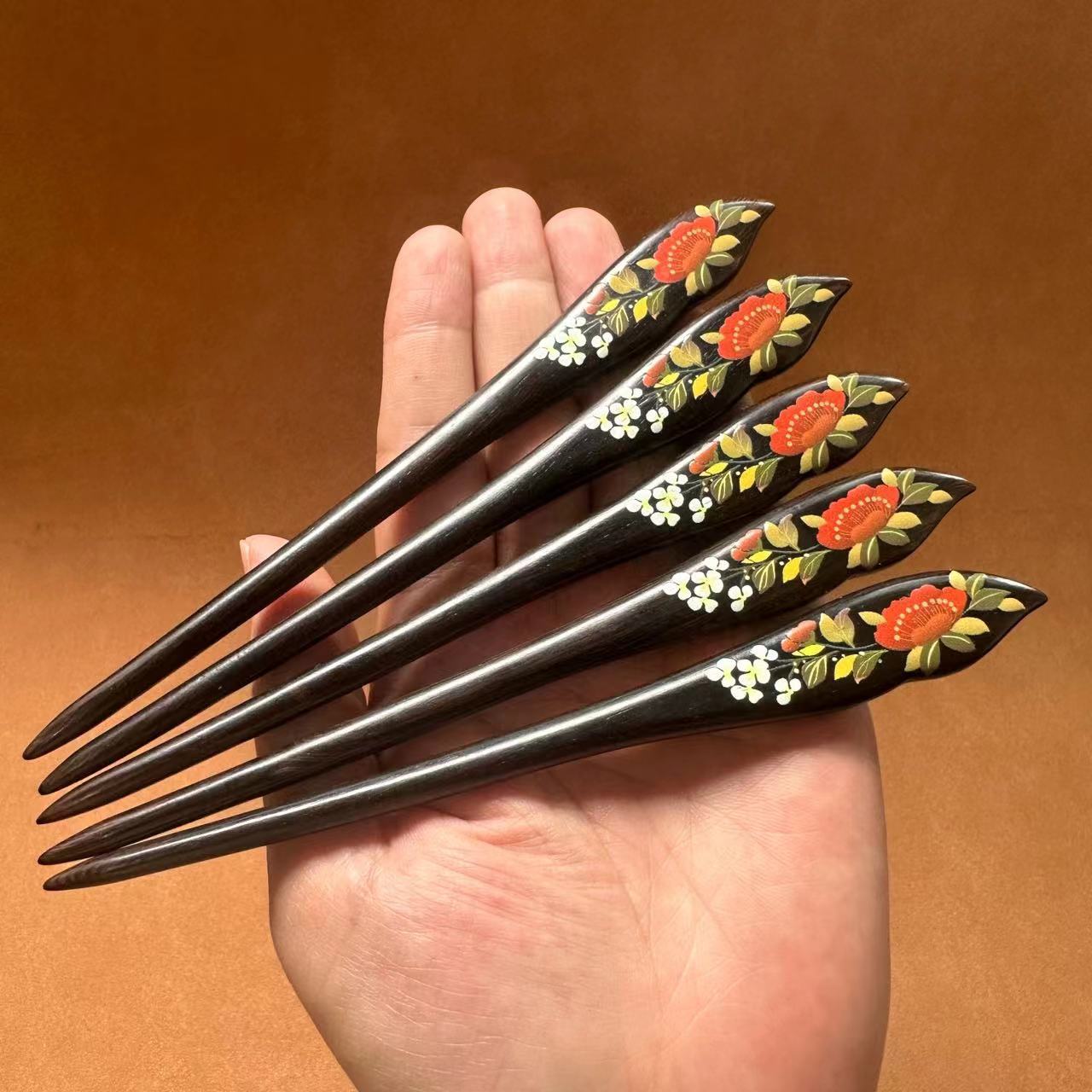 黒壇木 かんざし 天然木 簪 花柄 漆塗 一本差し 普段使い 成人式 留袖用 結婚式 