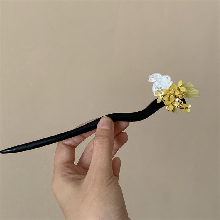 かんざし 一本差し 天然木 金木犀 玉兎 髪飾り 和装 和服 普段使い ヘアピン 木簪