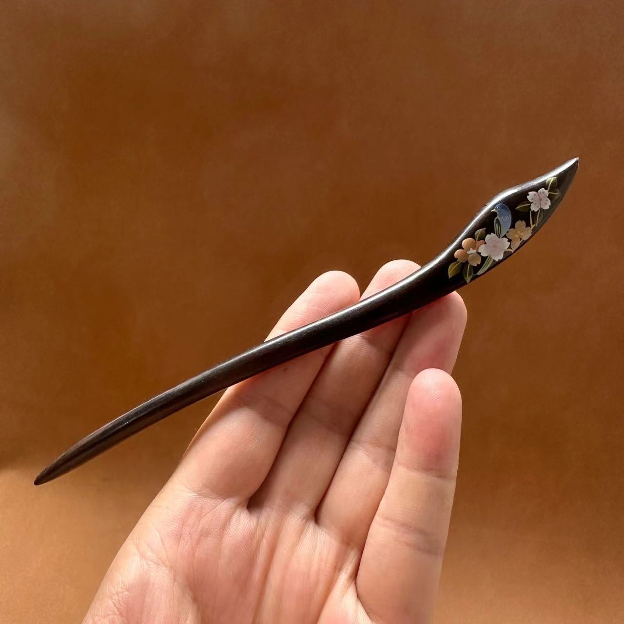 黒壇木 かんざし 天然木 簪 花柄 漆塗 一本差し 普段使い 成人式 留袖用 結婚式 