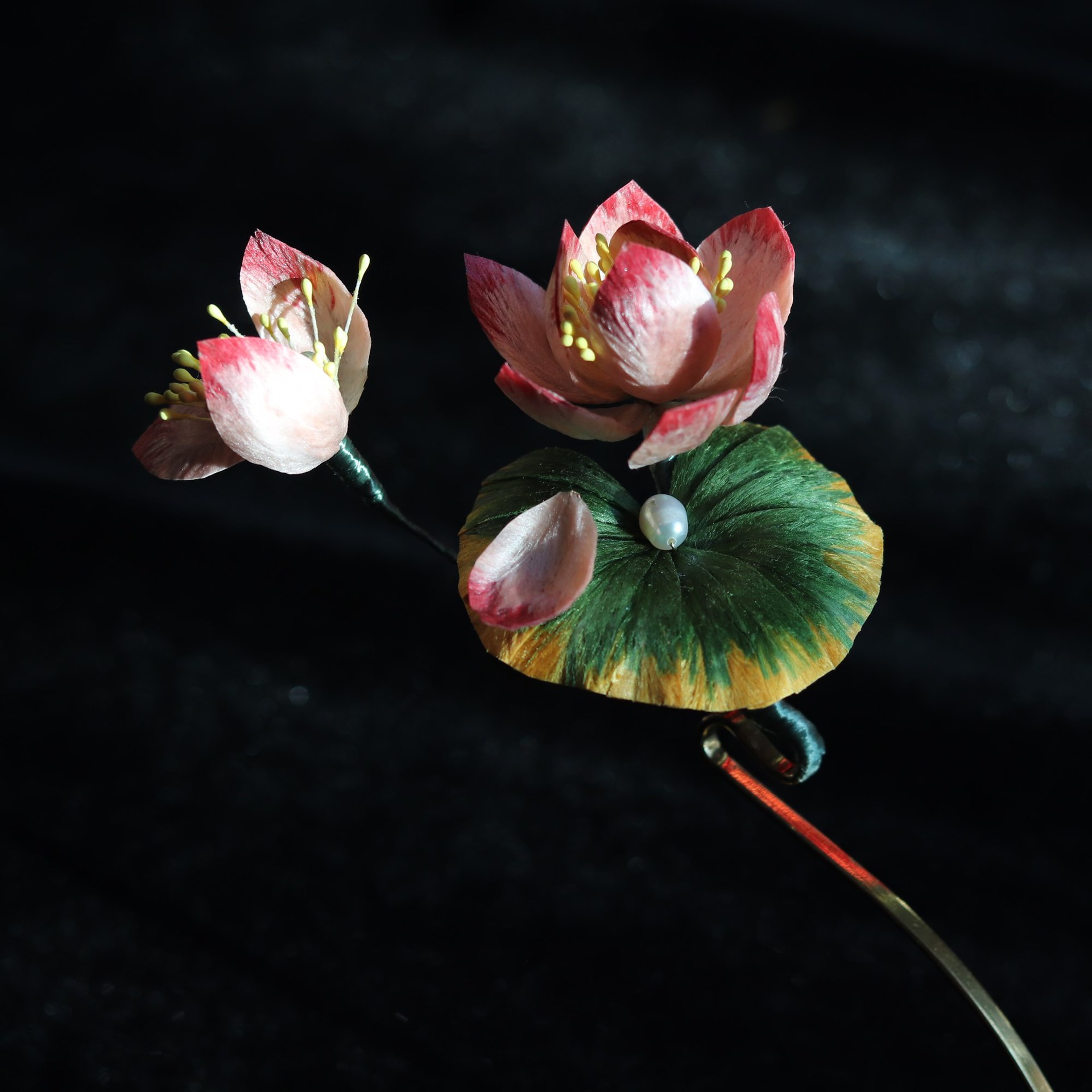  髪飾り成人式 かんざし 蓮の花 簪 ベルベット 花 真珠 高級 ヘアスティック 普段使い 結婚式 着物 蓮のかんざし