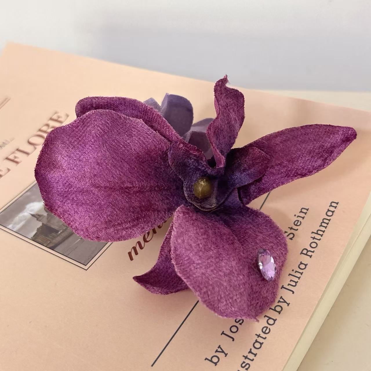  ヘアクリップ ヘアピン 造花 紫アイリス ヘアアクセサリー  前髪クリップ 和装 浴衣 成人式 七五三 卒業式