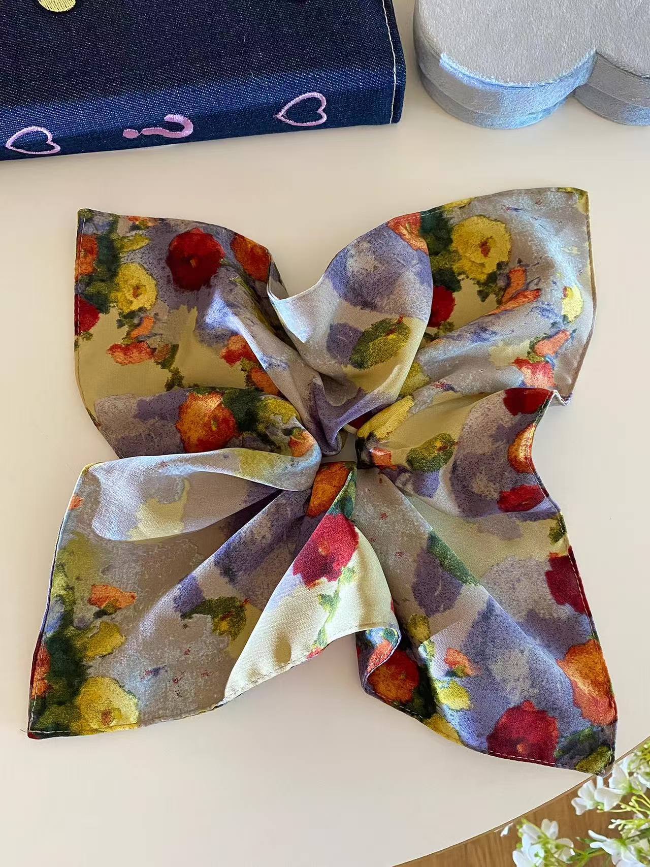 シュシュ ヘアゴム 油絵風 スカーフ ヘアアクセサリー おしゃれ 女性 プレゼント