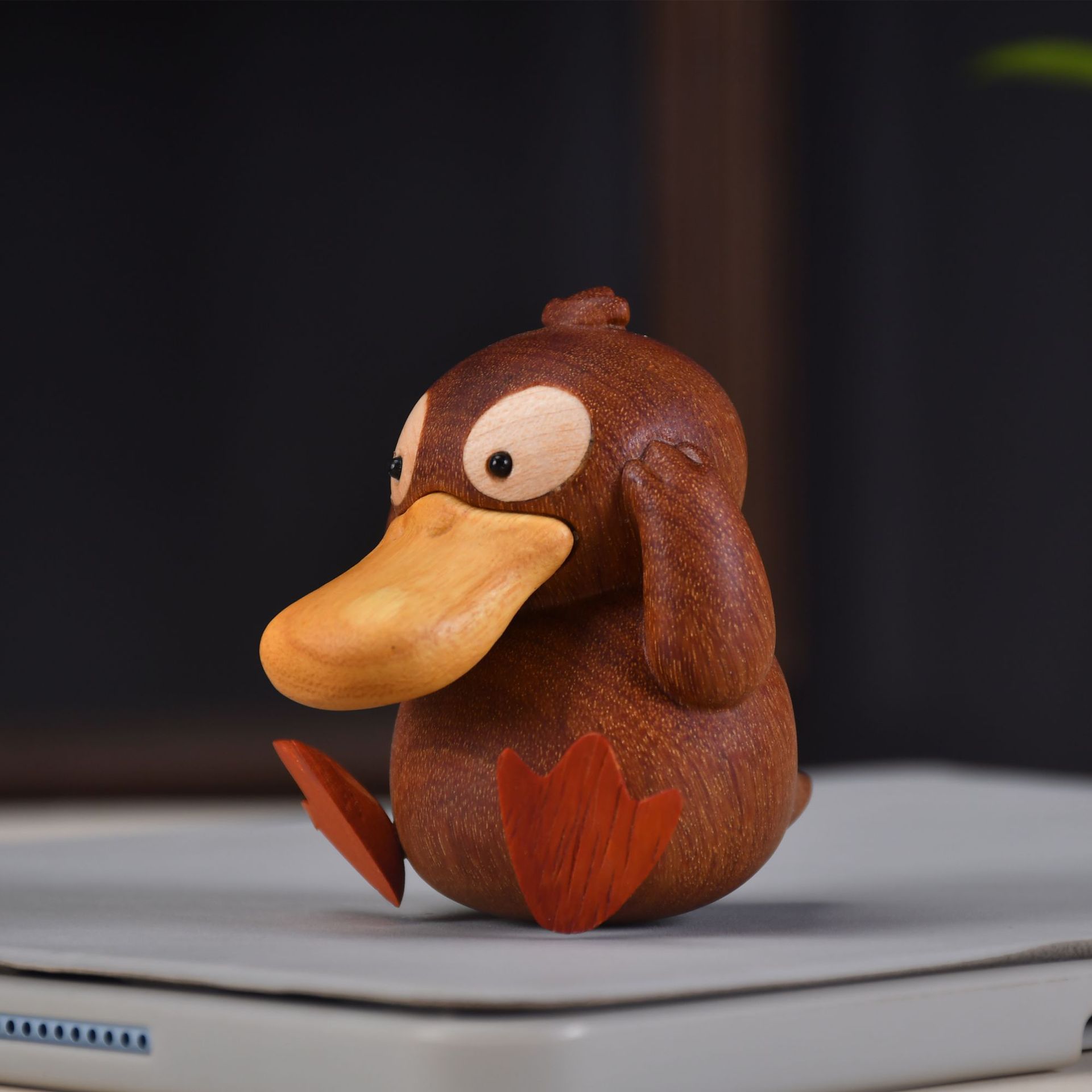 木製 ポケットモンスター コダック 置物 Koduck オブジェ 人形 木製おもちゃ インテリア ウォルナット プレゼント