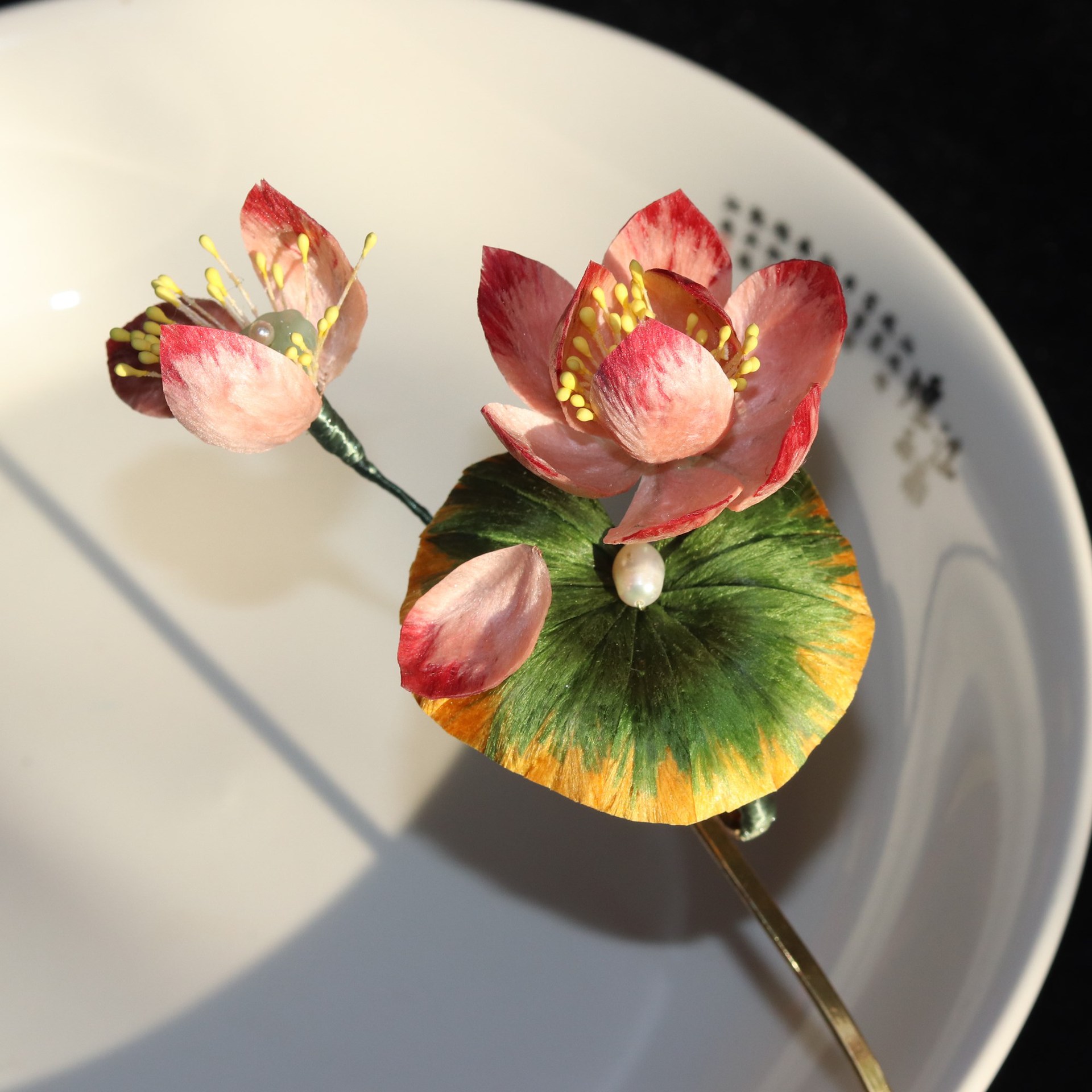  髪飾り成人式 かんざし 蓮の花 簪 ベルベット 花 真珠 高級 ヘアスティック 普段使い 結婚式 着物 蓮のかんざし