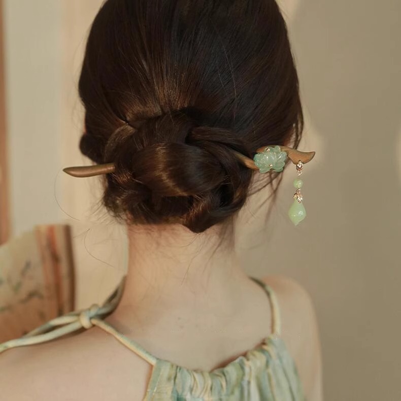 緑檀木 かんざし 簪 翡翠 蓮の花かんざし 一本挿し 髪飾り 普段使い 成人式 留袖用