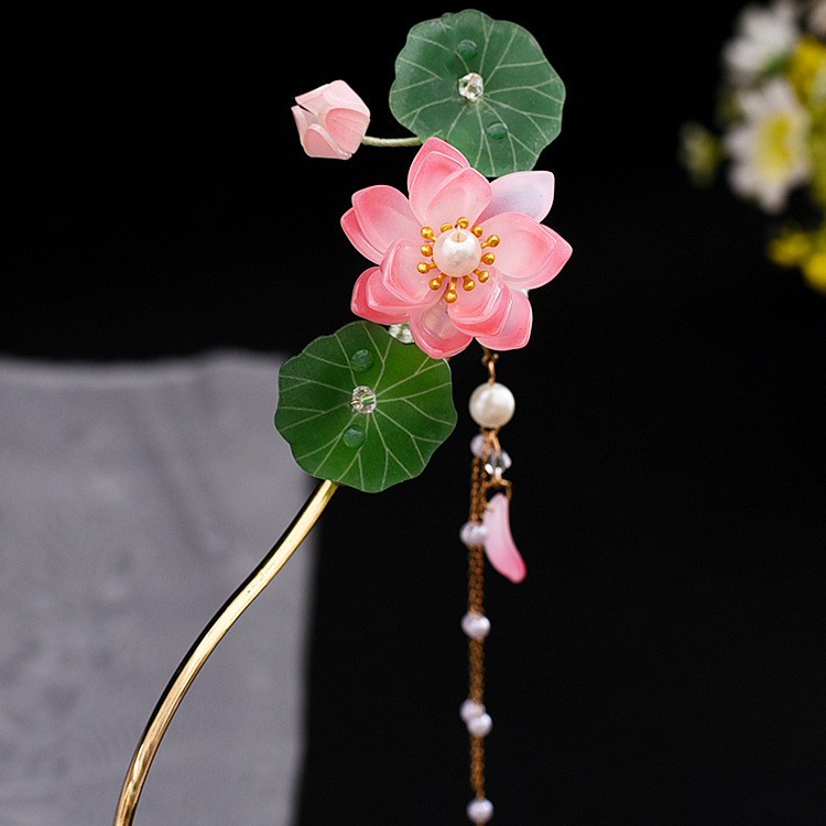 蓮の花 かんざし 髪飾り成人式 花簪 パール 一本挿し 普段使い 結婚式 和装 夜会巻き ヘアアレンジ