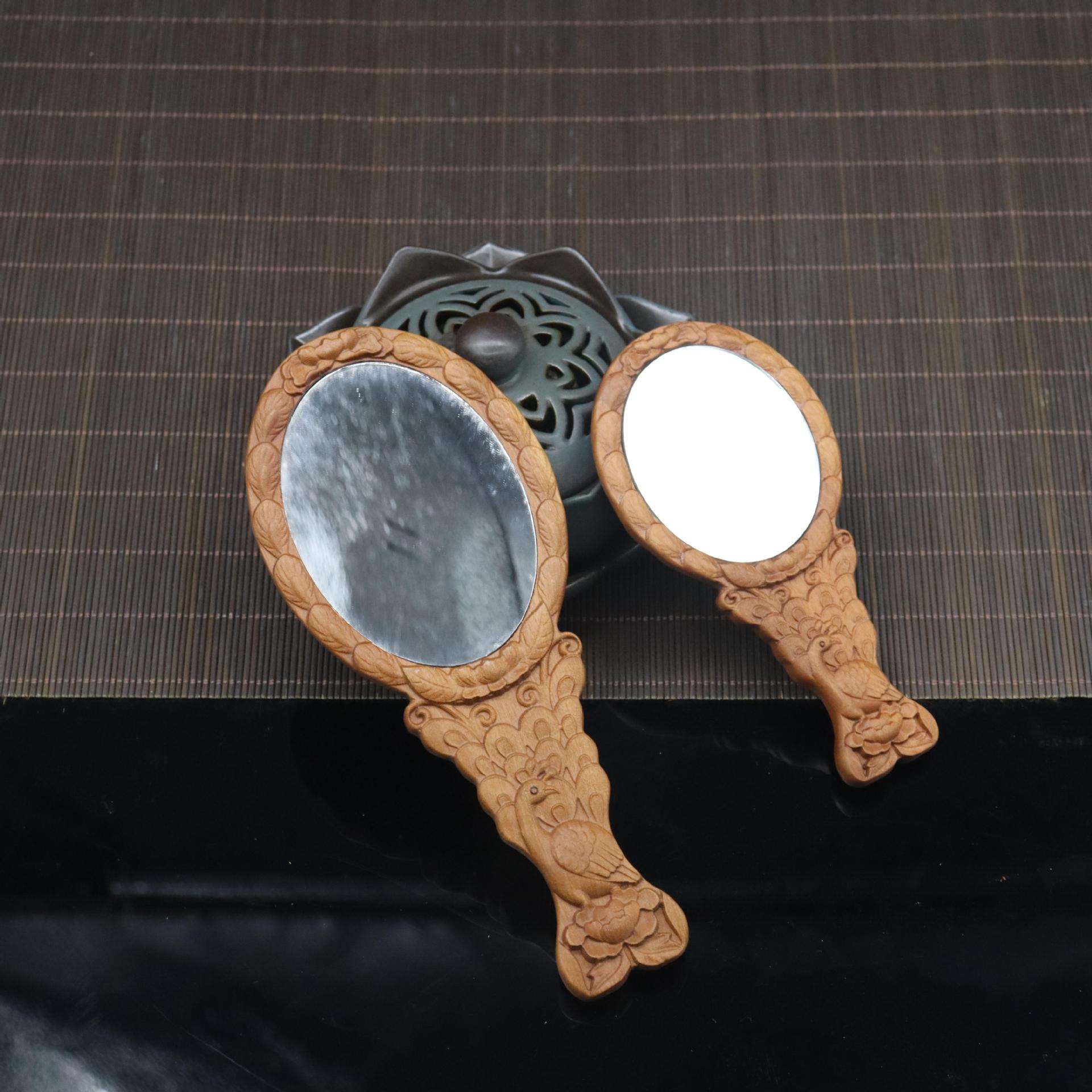 手鏡 孔雀 彫刻 桃の木 ハンドミラー 化粧鏡 化粧ミラー 姫ミラー 鏡 木製鏡 おしゃれ かわいい
