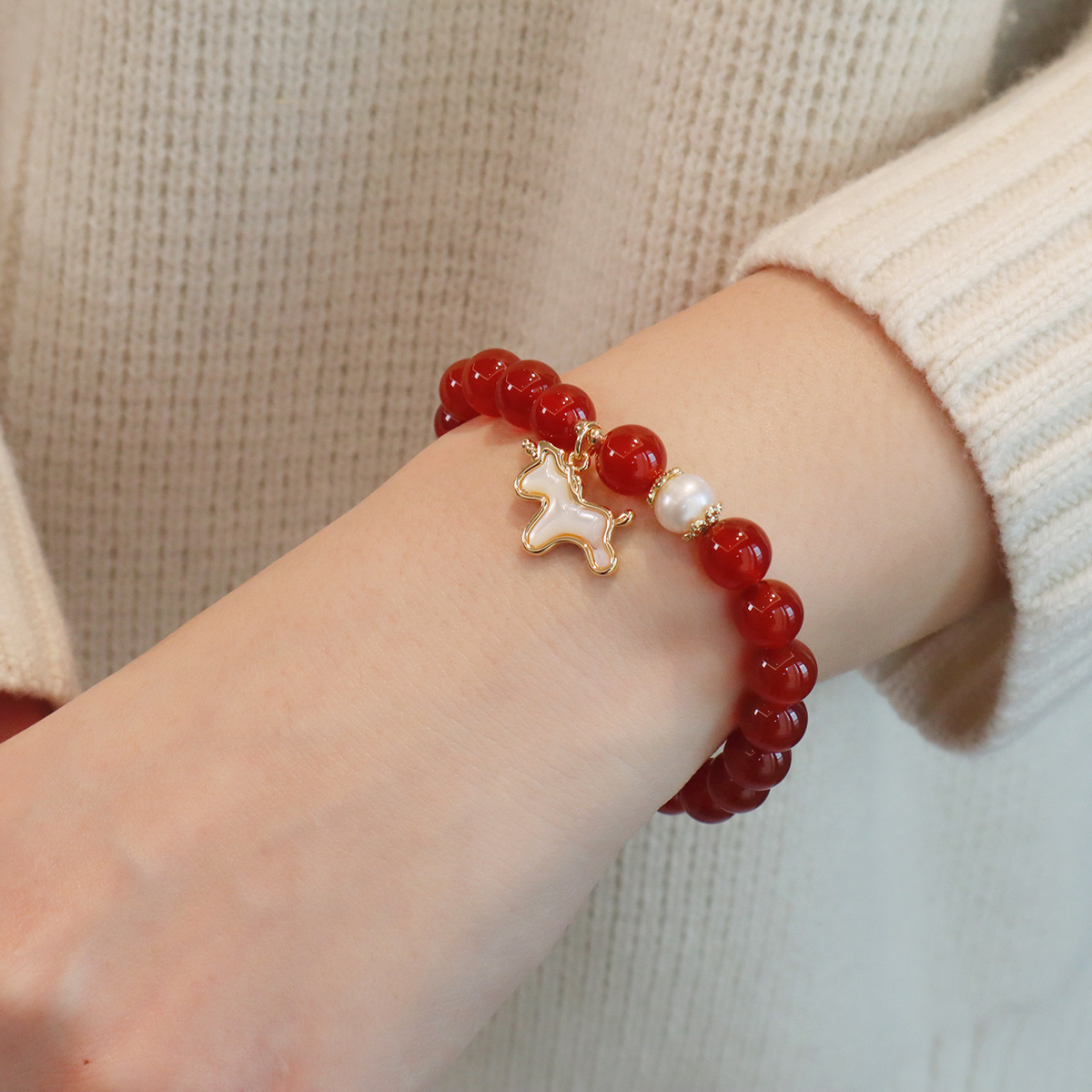 赤瑪瑙ブレスレット  天然石 パワーストーン ブレスレット レッドアゲート8MM  淡水パール 子馬チャーム 数珠 メンズ レディース お守り