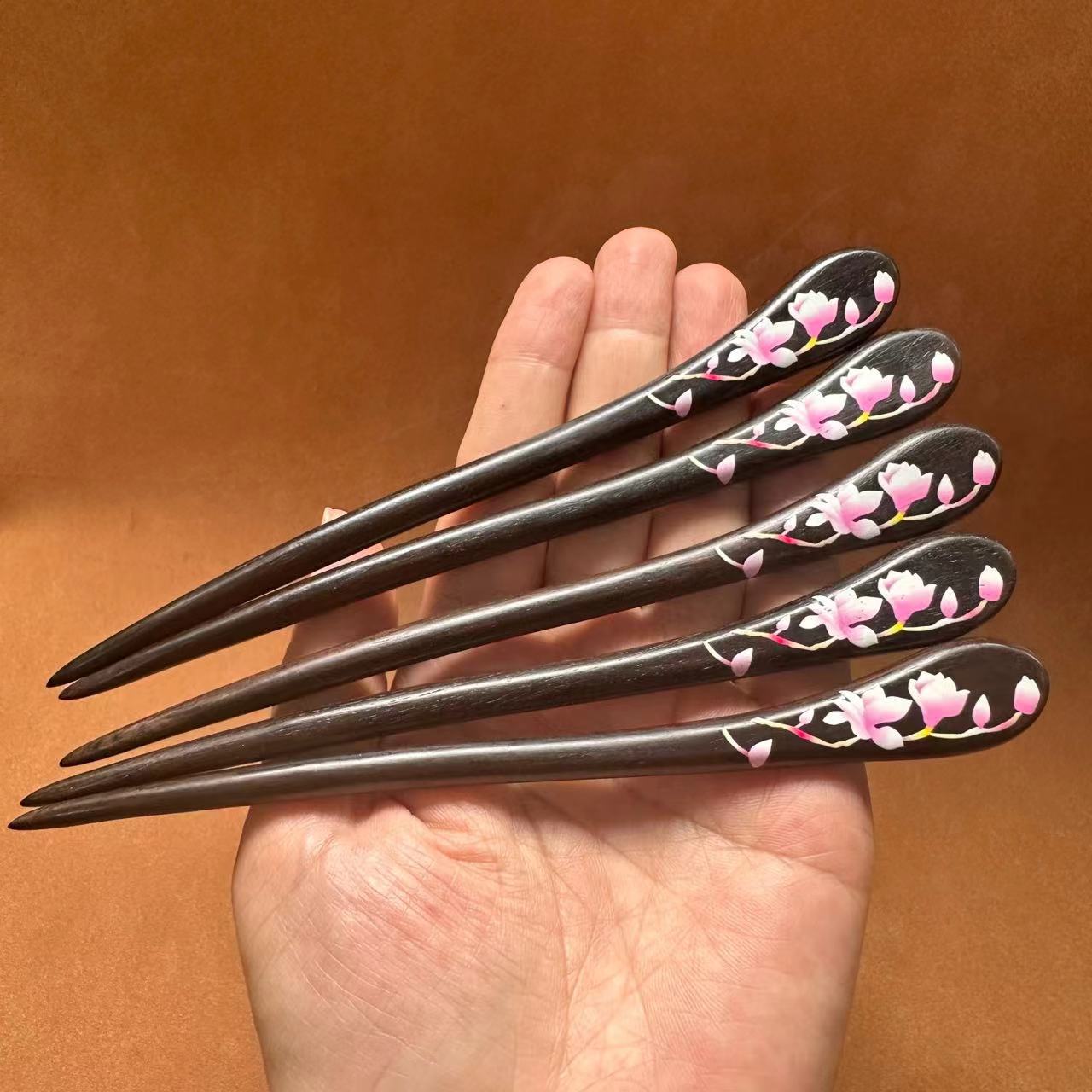 黒壇木 かんざし 天然木 簪 花柄 漆塗 一本差し 普段使い 成人式 留袖用 結婚式 