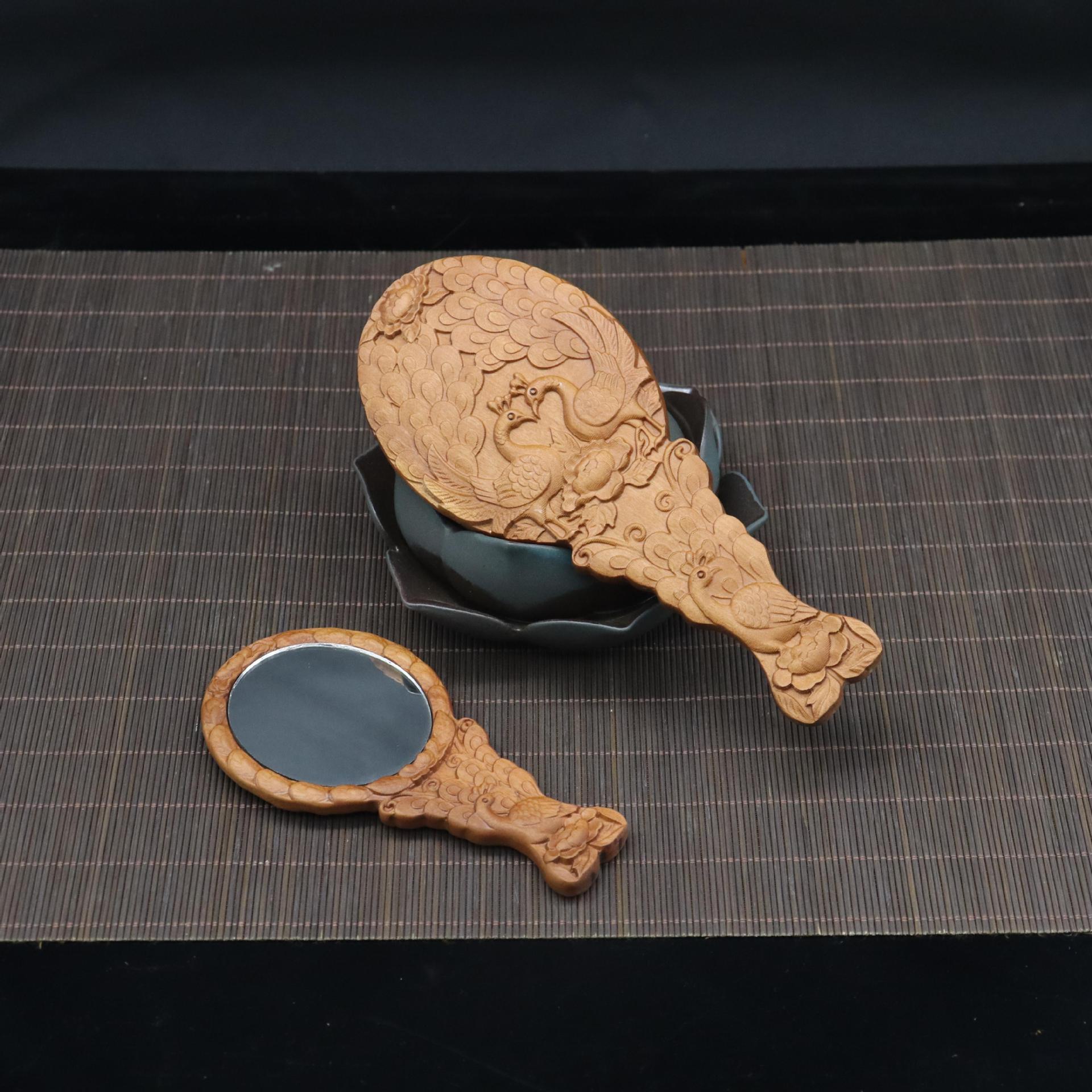 手鏡 孔雀 彫刻 桃の木 ハンドミラー 化粧鏡 化粧ミラー 姫ミラー 鏡 木製鏡 おしゃれ かわいい