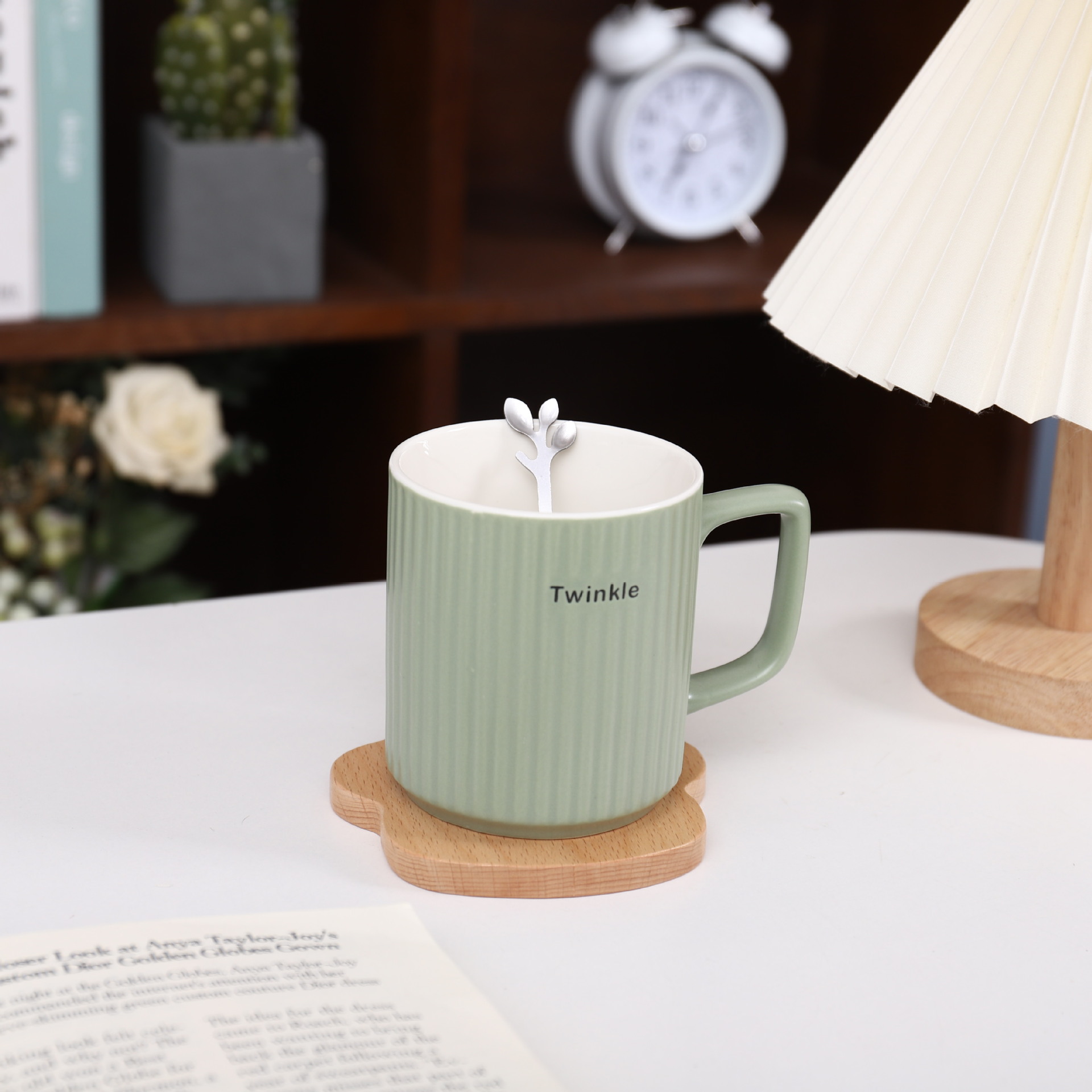 コースター 木製 肉球 ウッド かわいい ねこ肉球トレー ホテル 喫茶店 お店 レストラン パーティー 自宅 おしゃれ アート お洒落 可愛い 雑貨  