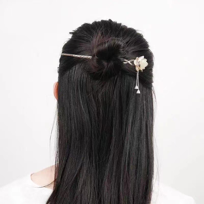 髪飾り成人式 蓮の花かんざし 銀メッキ 蓮の実 簪 ヘアピン 和風  和装小物 浴衣 振袖 着物