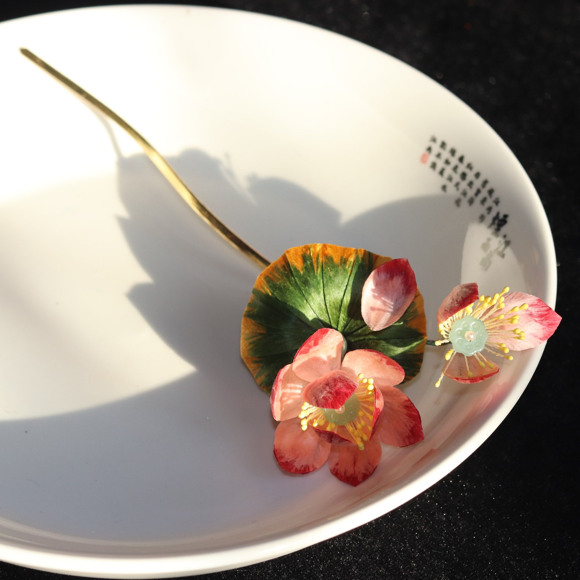  髪飾り成人式 かんざし 蓮の花 簪 ベルベット 花 真珠 高級 ヘアスティック 普段使い 結婚式 着物 蓮のかんざし