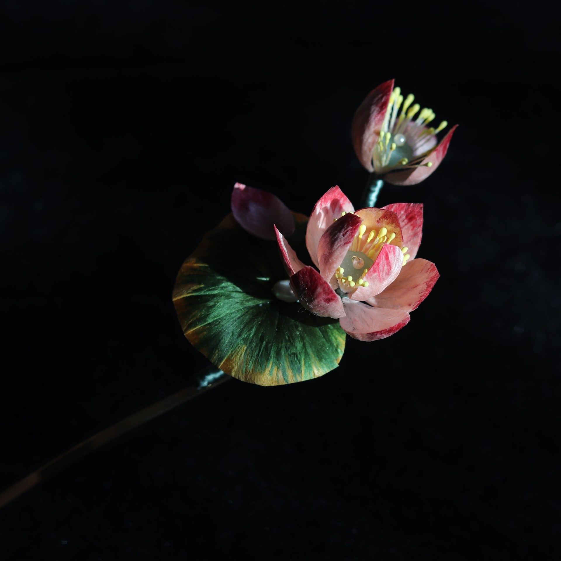  髪飾り成人式 かんざし 蓮の花 簪 ベルベット 花 真珠 高級 ヘアスティック 普段使い 結婚式 着物 蓮のかんざし