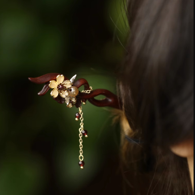 赤檀木 かんざし 一本差し 天然木 簪  花飾り  髪飾り 普段使い 結婚式 着物 浴衣  