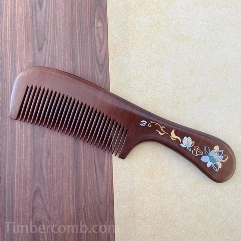 楠木櫛 ヘアブラシ 木製の櫛 無垢材 絵付き お守り 頭皮マッサージ 静電気防止 ヘアコーム