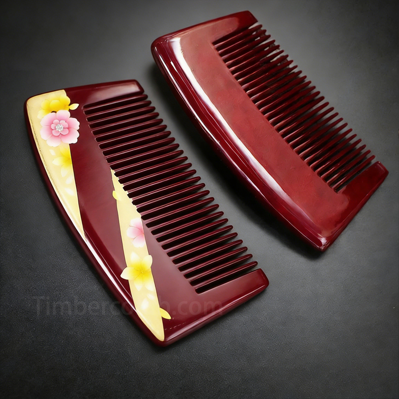 つげ櫛 ヘアブラシ 木製の櫛 桜蒔絵 お守り 塗り櫛 静電気防止 美髪 頭皮マッサージ コンパクト 朱　 