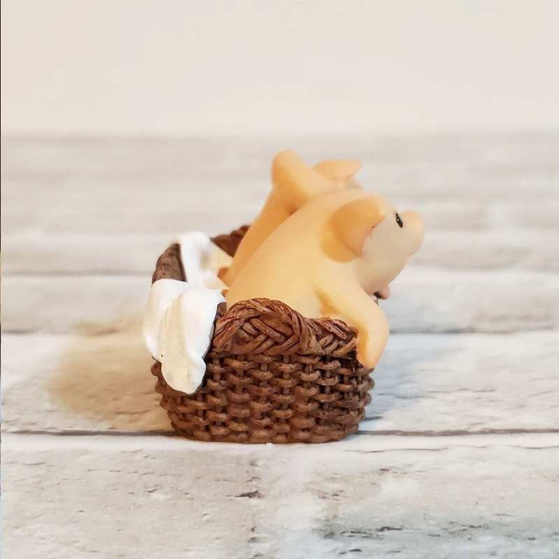 豚の置物 バスケット オーナメント綺麗 ミニサイズ ブタのオブジェ 樹脂製 癒される 可愛い ピンク ブタ