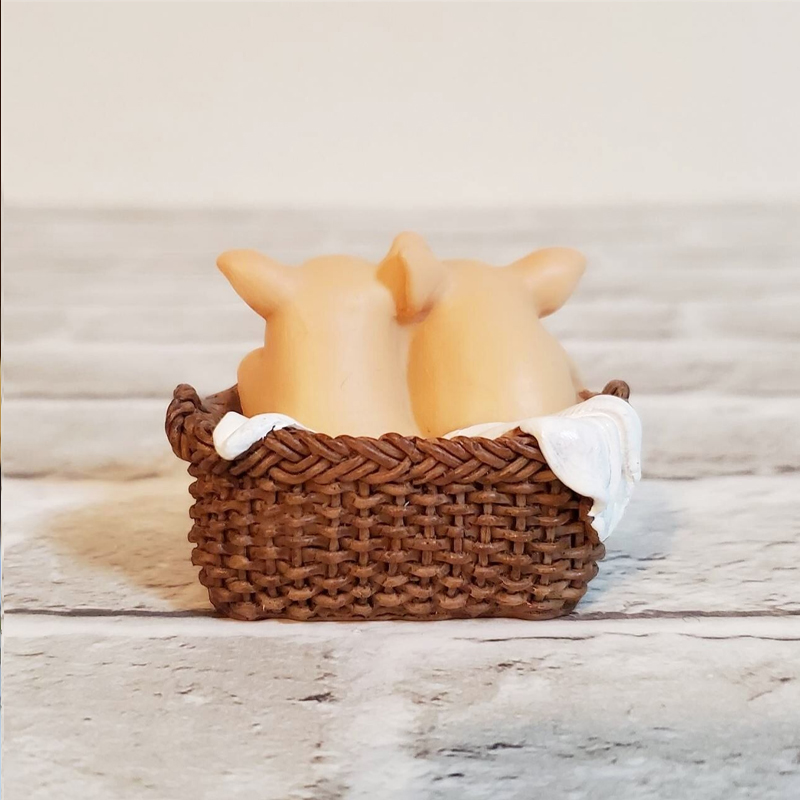 豚の置物 バスケット オーナメント綺麗 ミニサイズ ブタのオブジェ 樹脂製 癒される 可愛い ピンク ブタ