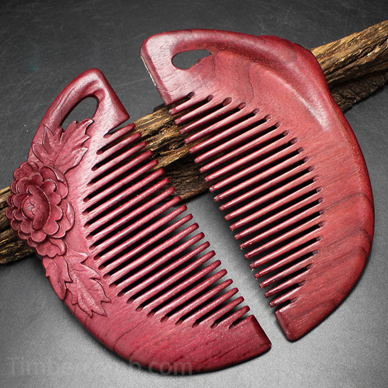 紫檀木櫛 ヘアコーム 天然木 牡丹彫刻 木製櫛 コンパクト 携帯便利 静電気防止 頭皮マッサージ 天然木製 外出先のヘアケアに最適