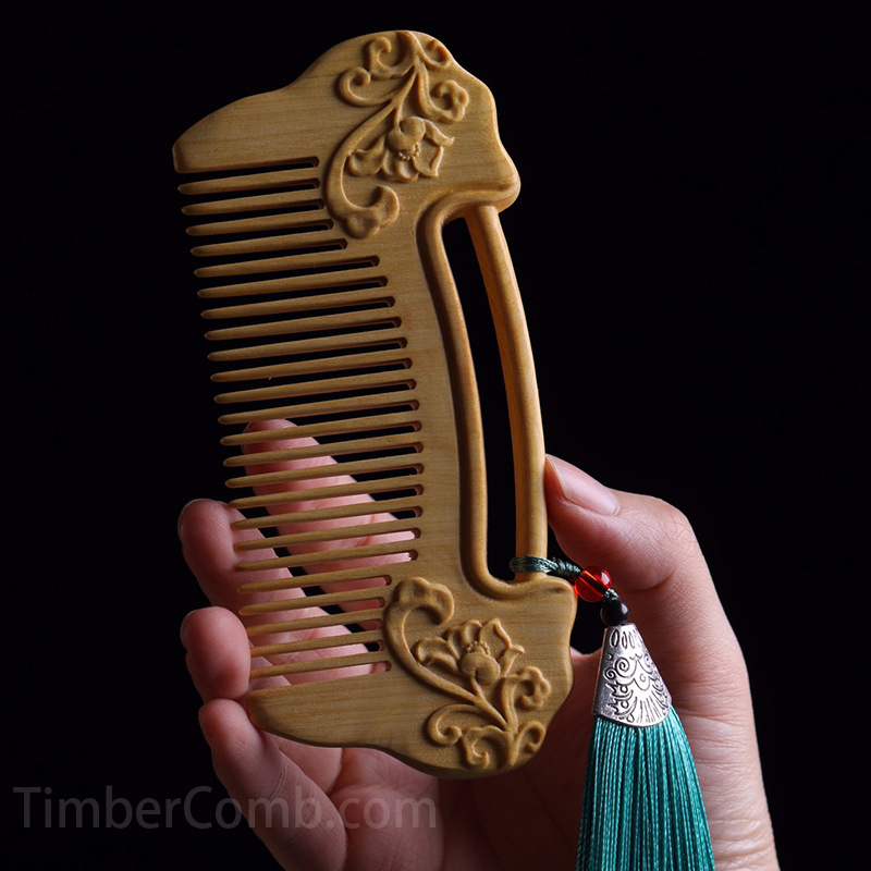 天然つげ材手彫り細工 携帯用密歯櫛 - 教師の日＆結婚祝いギフト（静電気防止機能付き）-木彫り高級人気専門店