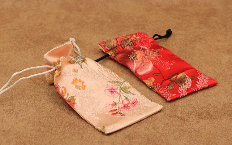 つげ櫛 潤いつげコーム 携帯袋付き  持ち運び ヘアコーム 上品