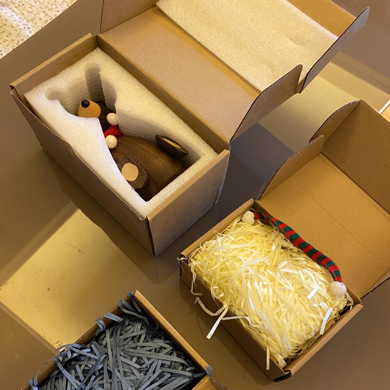 小熊の置物、黒ウォルナットの実木製、寝室・子供部屋向けキャラクター木彫り、手作り温もりのある贈り物