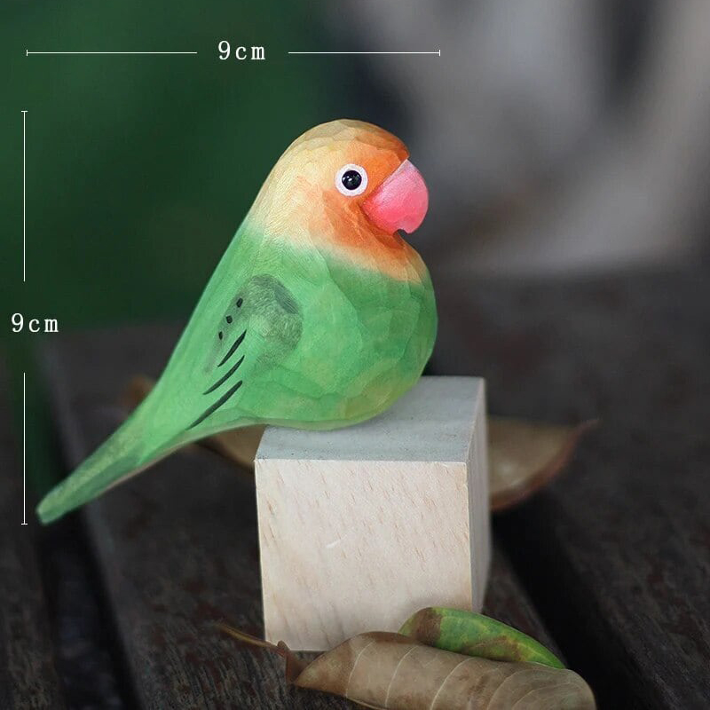 木彫りのボタンインコの置物 贈り物 デスクトップ 動物置物 天然木 バスウッド