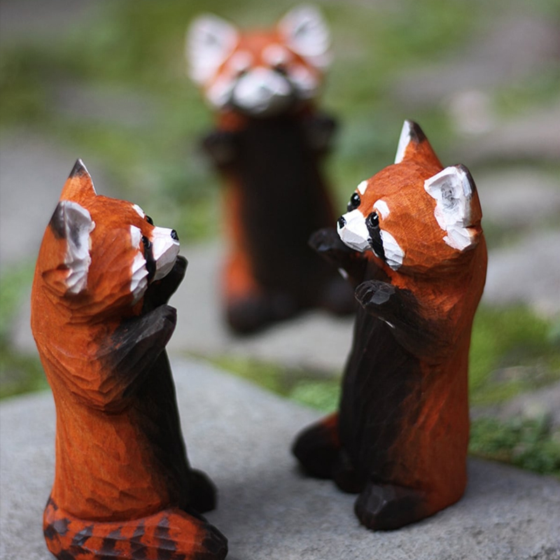 木彫りのレッサーパンダ 置物 贈り物 デスクトップ 部屋飾り物 木製オブジェ トリ 置物 天然木 ハンドメイド