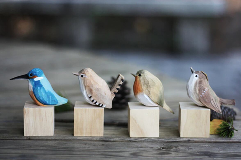 木彫り小鳥の置物