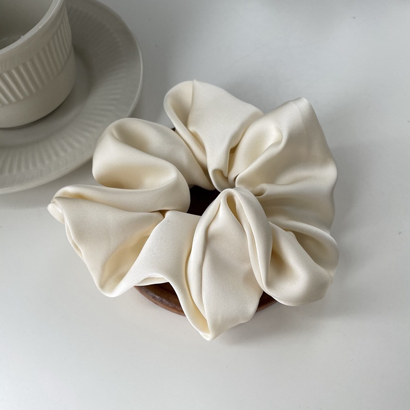 高級感のあるサテンの太めのヘアゴム、気質アップの髪飾り、レディース向けヘアアクセサリー