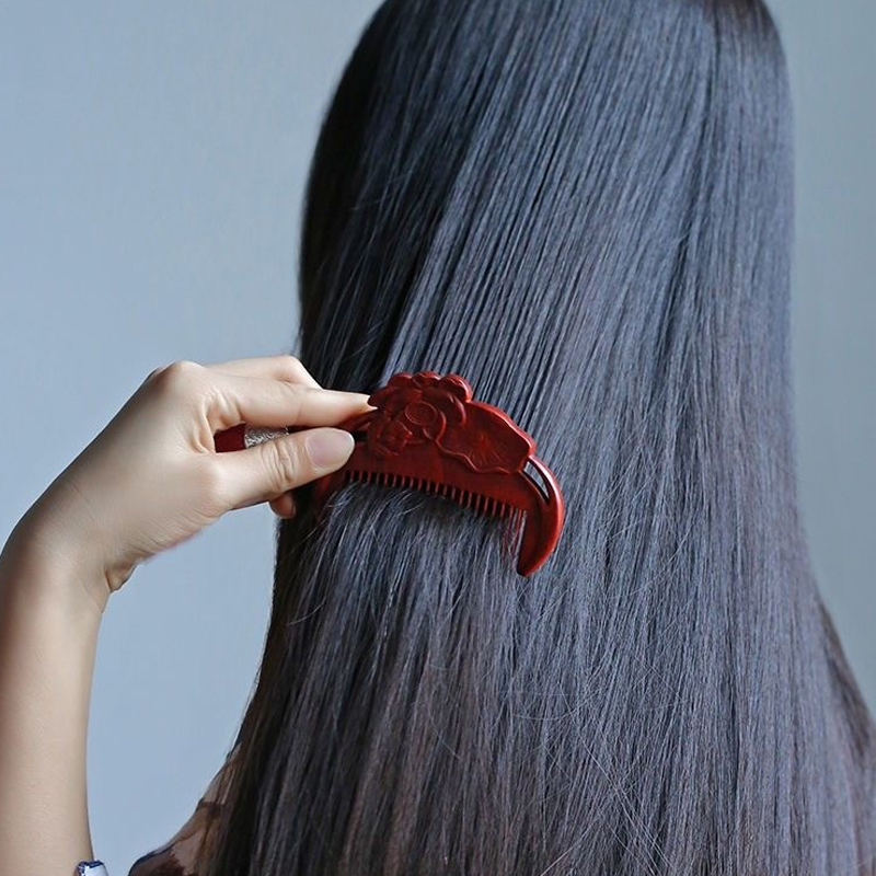 紫檀木櫛 携帯用 木の櫛 両面彫刻 蓮の花 お守り 静電気防止 頭皮マッサージ 自宅用