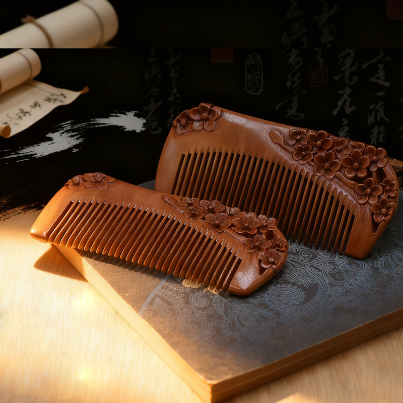 古典的な彫刻が施された桃の木の櫛 静電気防止 手彫り 携帯用 家庭用 古風な桃の木の櫛