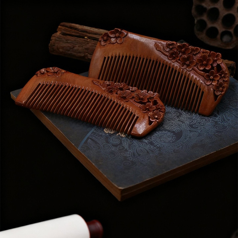 古典的な彫刻が施された桃の木の櫛 静電気防止 手彫り 携帯用 家庭用 古風な桃の木の櫛