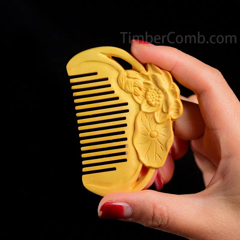 つげ櫛 彫り花 携帯用 木製の櫛 静電気防止 美髪 頭皮マッサージ 抜け毛防止 つげ ハス くし   