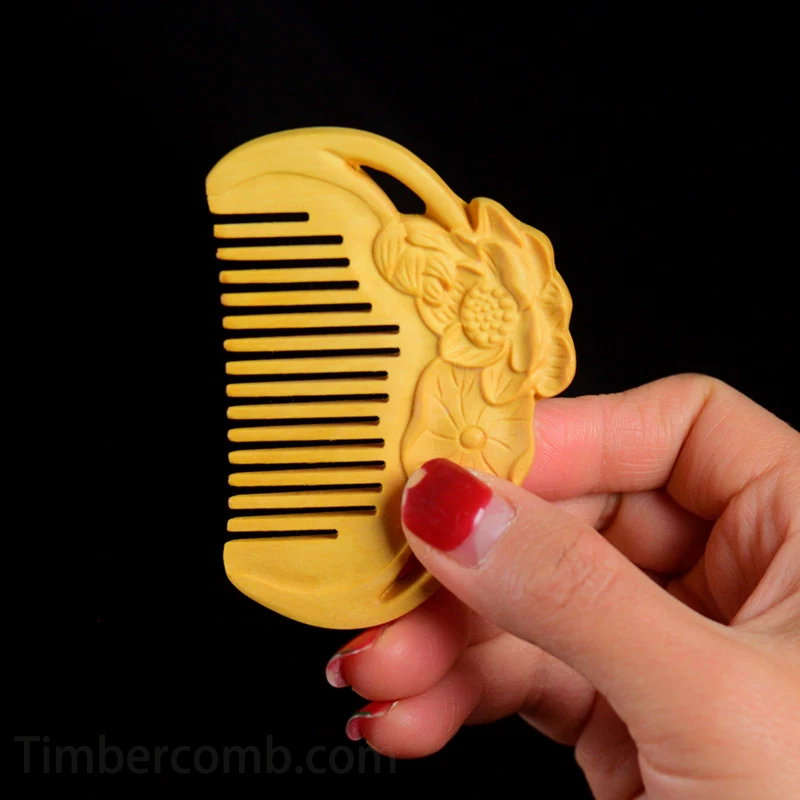 つげ櫛 彫り花 携帯用 木製の櫛 静電気防止 美髪 頭皮マッサージ 抜け毛防止 つげ ハス くし   
