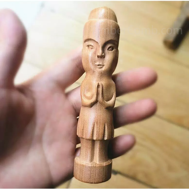 ひな人形 桃の木製 木彫り 開運アイテム 本命年 縁起物
