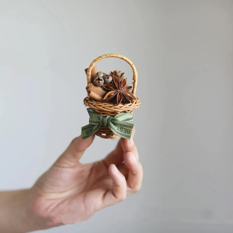 アロマディフューザー 松果 シナモン ドライフラワ 車載アロマ 芳香器 アロマ拡散