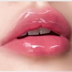 ลิปกลอสเนื้อเปล่งประกาย