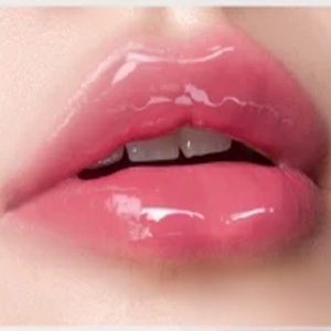 ลิปกลอสเนื้อเปล่งประกาย