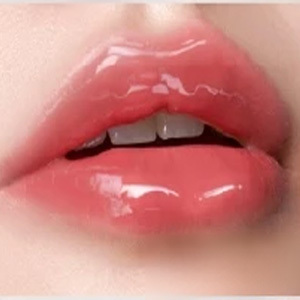 ลิปกลอสเนื้อเปล่งประกาย