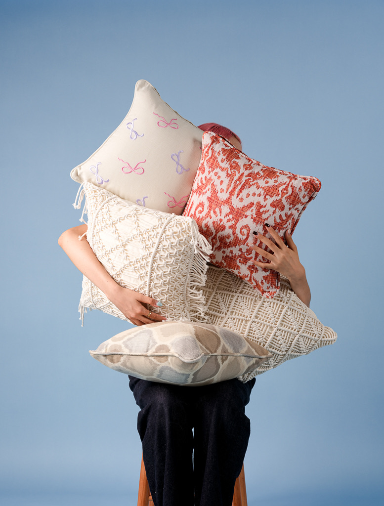 Agatha Hand Knitting Cushion Cover, Side Tassel Style