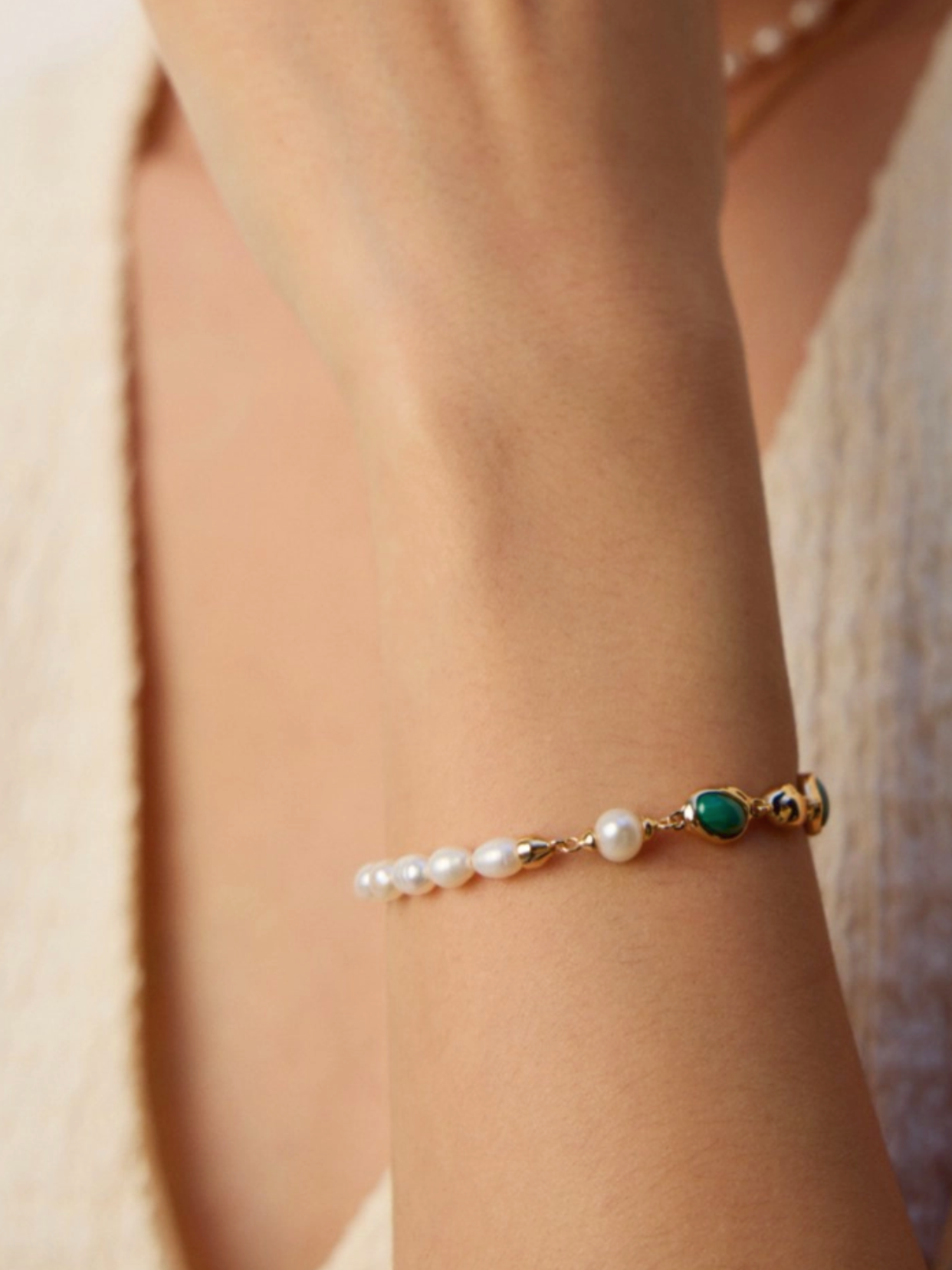 Viridis Vita | Gold Malachite and Pearl Beaded Bracelet