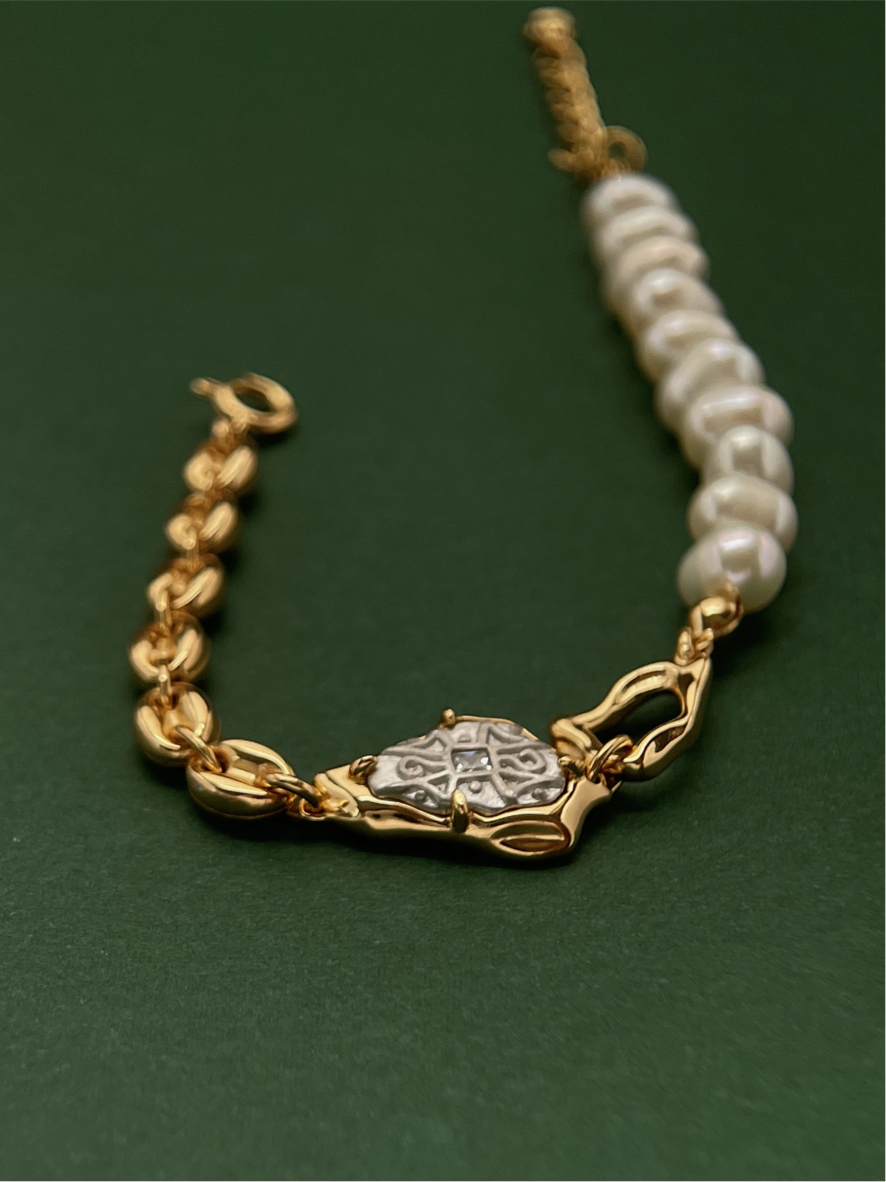 Custodia | Pearl and Gold Chain Bracelet