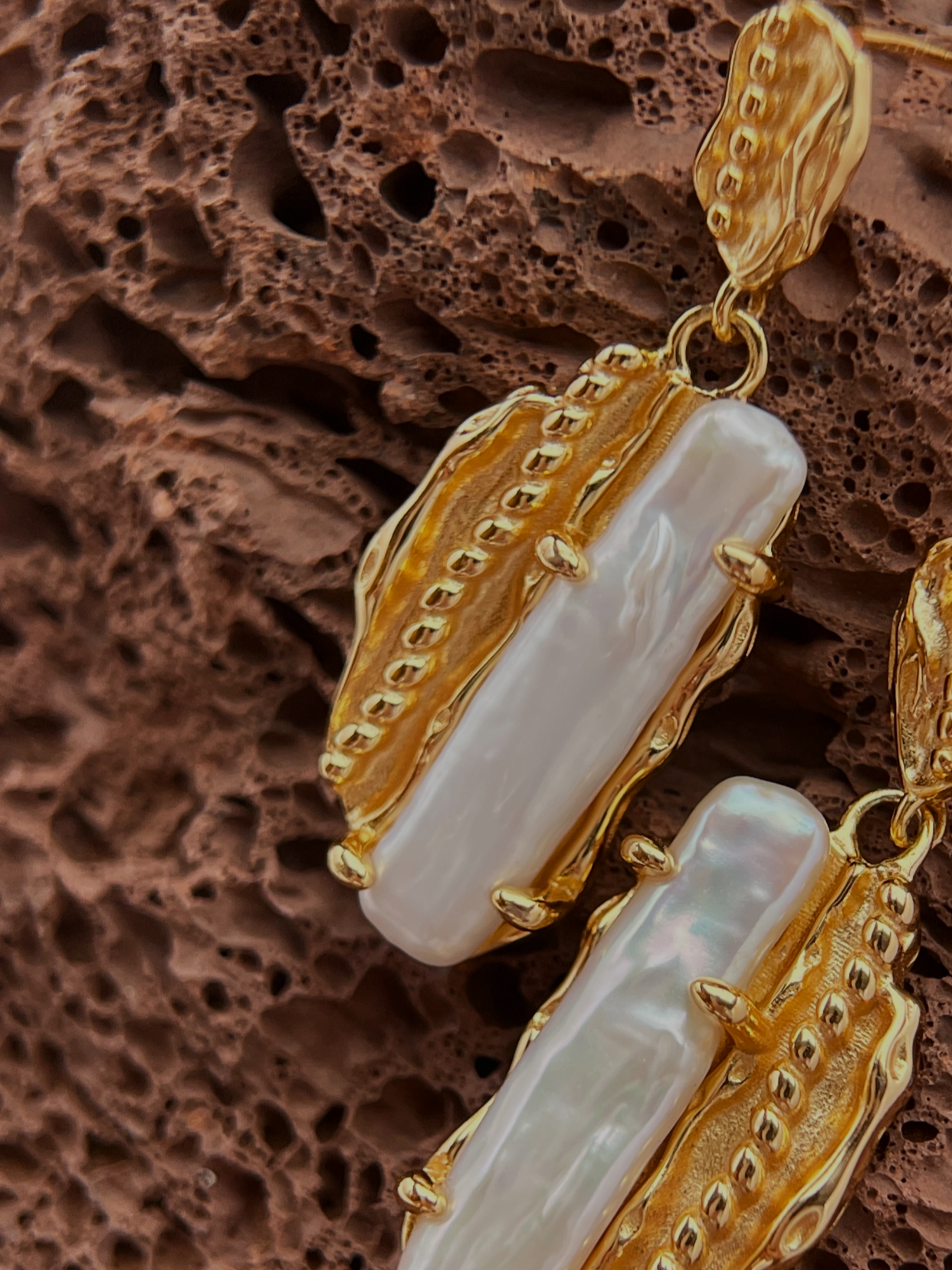 Gratia Mare| Baroque Gold Dangle Earrings with Pearl