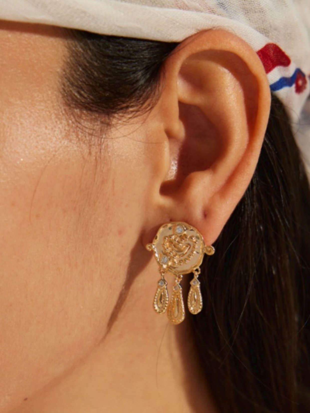 Rite Echo| Gold Oval Dangle Earrings