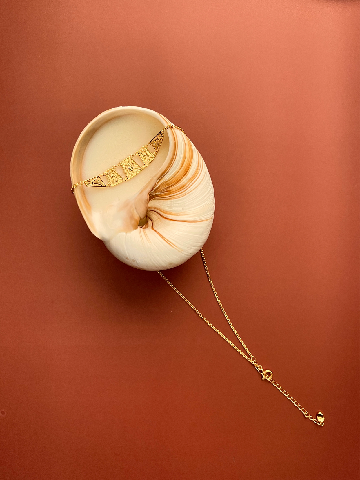 Rift Verse｜Gold Chain Necklace Geometric Design