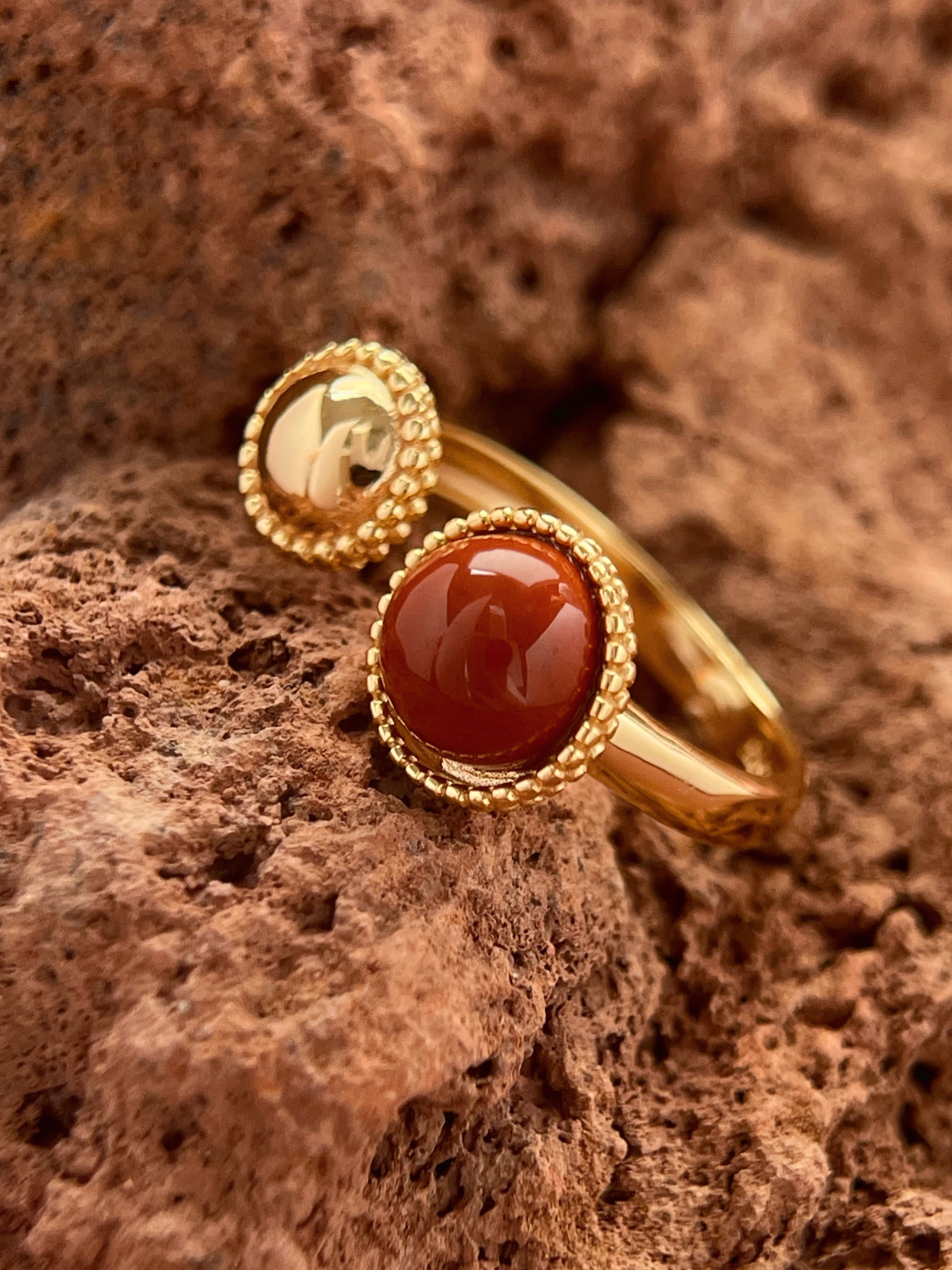Dual Benediction｜Gold Open Ring with Red Stone