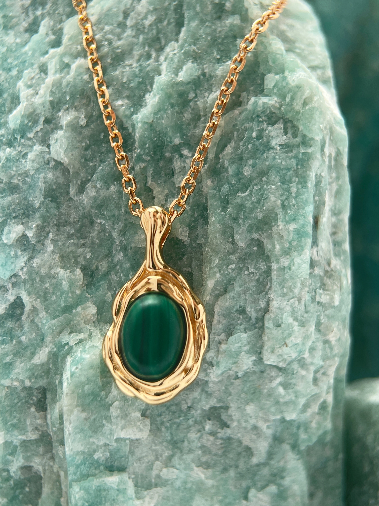 Heartseed｜Gold Pendant Malachite Necklace